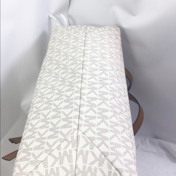 Michael Kors Rhea Zip MD Slim Sig Backpack. - Picture 7 of 11